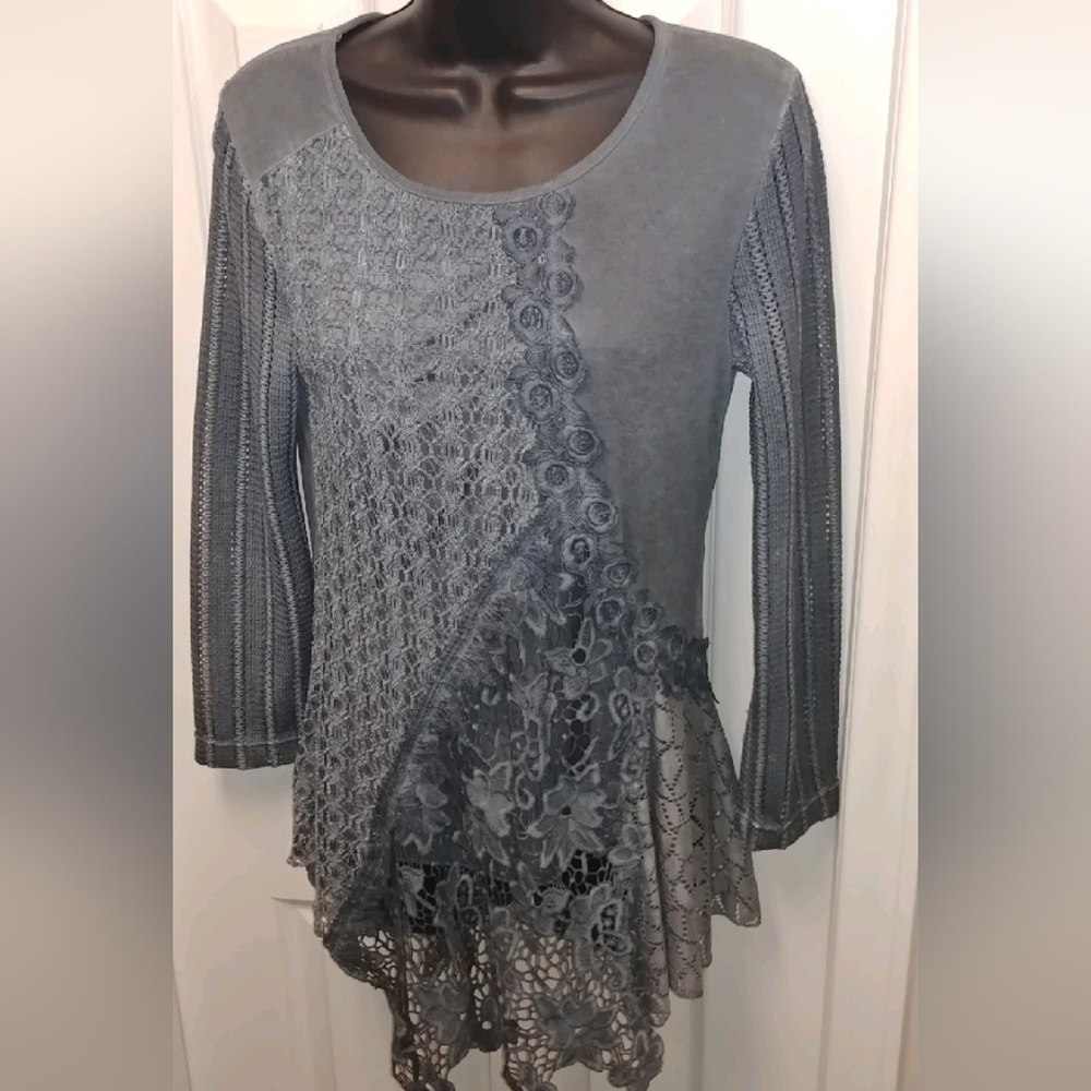 Papa blue knit  tunic top.